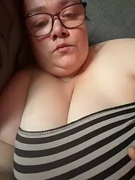 Honey HazelX online show from June 27, 2026, 4:17 am