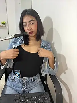 cherry skinnyy  online show from August 4, 2026, 2:59 am