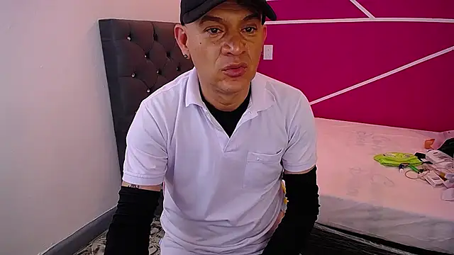 Snapshot of Cesirry_ chatting on June 30, 2026, 7:15 pm Cesirry online show from June 30, 2026, 7:15 pm