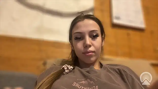 Snapshot of Ravellevi chatting on July 3, 2026, 6:58 pm Ravellevi online show from July 3, 2026, 6:58 pm