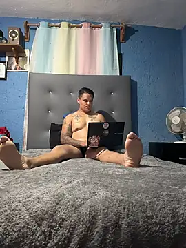 LatinoLeones online show from August 5, 2026, 4:26 am