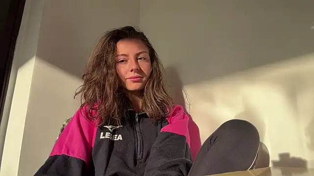 Monicaqte online show from July 5, 2026, 4:07 am