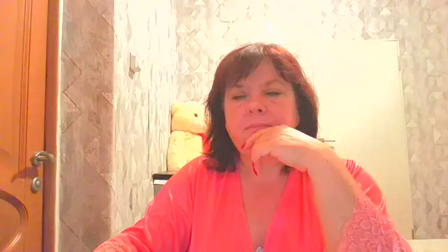 HannahAna39 online show from July 21, 2026, 8:33 pm