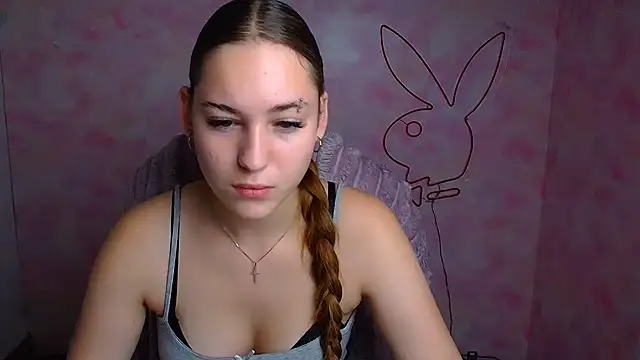 Snapshot of Holly_Mooon_ chatting on July 7, 2026, 5:21 am Holly Mooon online show from July 7, 2026, 5:21 am
