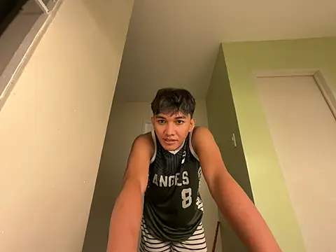 xZenithx  online show from July 6, 2026, 2:25 pm