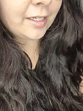 VictoriaBloom25 online show from July 6, 2026, 4:53 am