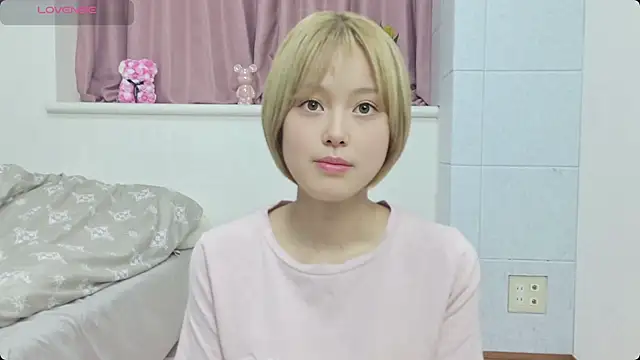 Snapshot of --momoka-- chatting on July 13, 2026, 2:03 am --momoka-- online show from July 13, 2026, 2:03 am