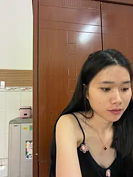 xiaoqiaoyy online show from July 8, 2026, 1:26 pm