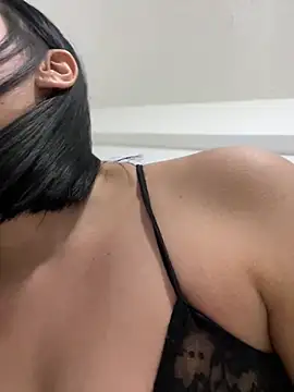 GiaOwens  online show from July 15, 2026, 7:52 pm