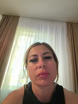 little berry77 online show from July 22, 2026, 9:56 am
