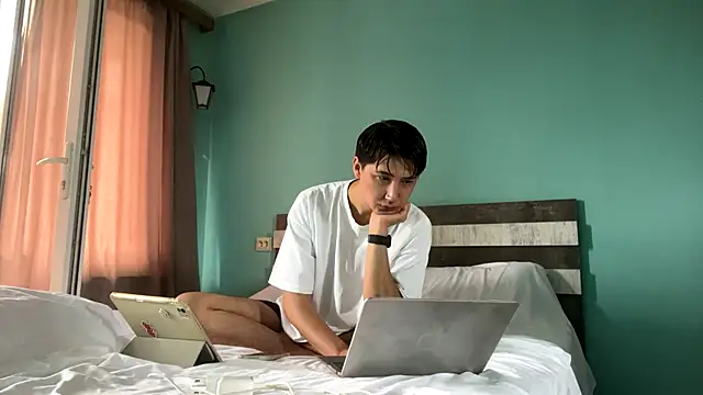 kleopatri  online show from July 21, 2026, 8:16 am