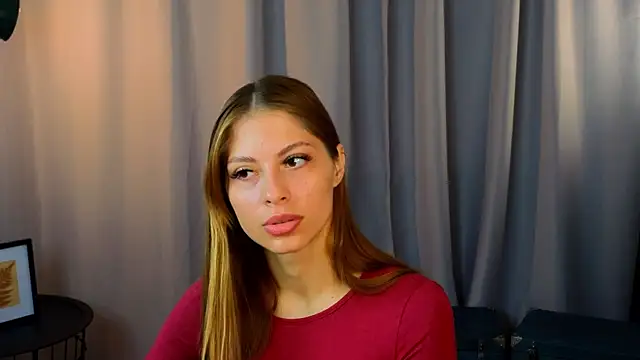 EmiliaLeuze online show from July 15, 2026, 3:45 am