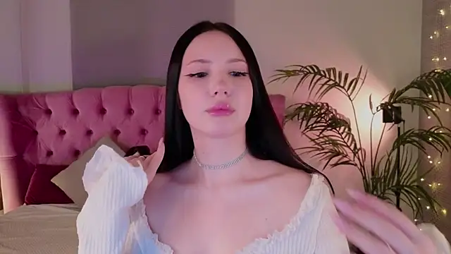 GraceMonroes online show from July 21, 2026, 2:08 pm