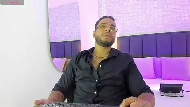 Jacksson Miller  online show from August 3, 2026, 10:02 pm