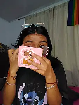 MoonVanesa online show from August 3, 2026, 2:11 pm
