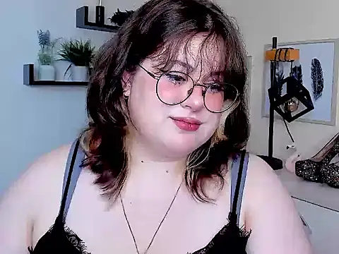 OpheliaLush online show from August 3, 2026, 7:51 am