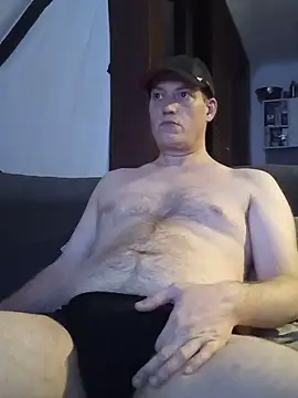 Tom4Fun online show from August 6, 2026, 10:55 pm