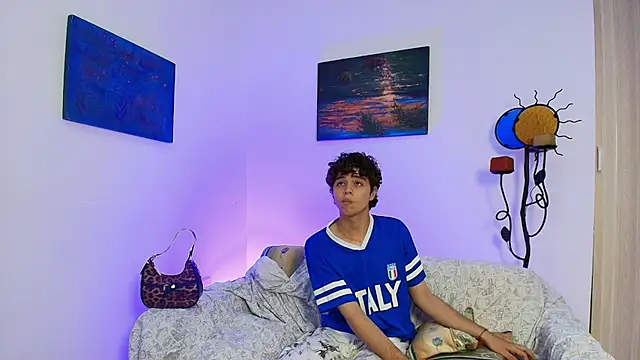 LOLOSEXLOVE online show from August 3, 2026, 12:31 am