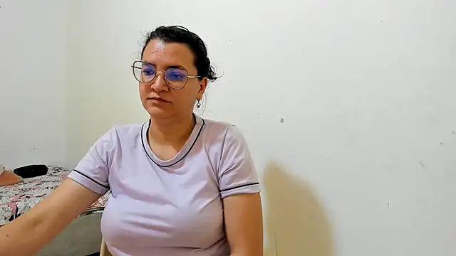 MARILYN GARCIA online show from June 15, 2026, 3:03 pm