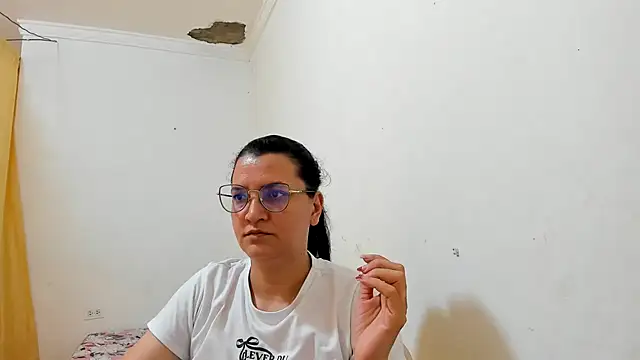 MARILYN GARCIA online show from June 24, 2026, 9:36 pm