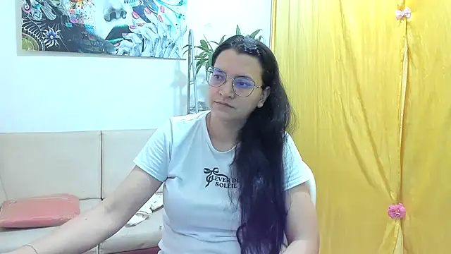MARILYN GARCIA online show from July 4, 2026, 10:05 pm