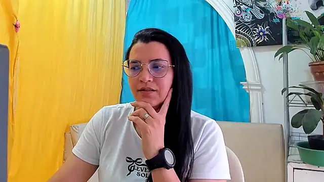 MARILYN GARCIA online show from July 14, 2026, 4:13 pm