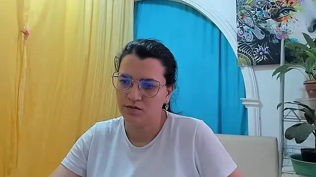 MARILYN GARCIA online show from July 15, 2026, 12:54 pm