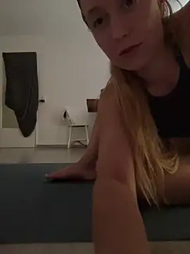 Snapshot of OliviaLulu chatting on August 8, 2026, 5:15 pm OliviaLulu online show from August 8, 2026, 5:15 pm