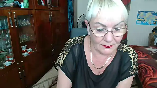 JenaCheim online show from July 17, 2026, 5:14 am