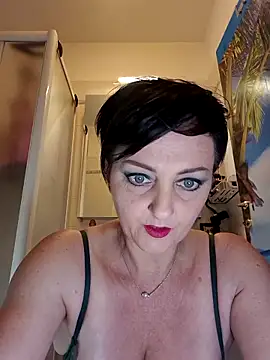 Snapshot of lucillabollente chatting on April 27, 2026, 4:10 am lucillabollente online show from April 27, 2026, 4:10 am