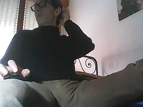 Snapshot of Moro_ra chatting on March 15, 2026, 1:06 pm Moro ra online show from March 15, 2026, 1:06 pm