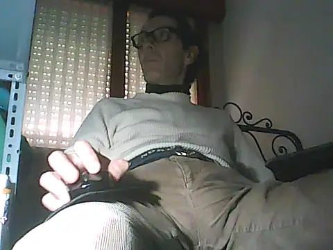 Snapshot of Moro_ra chatting on April 15, 2026, 11:50 am Moro ra online show from April 15, 2026, 11:50 am