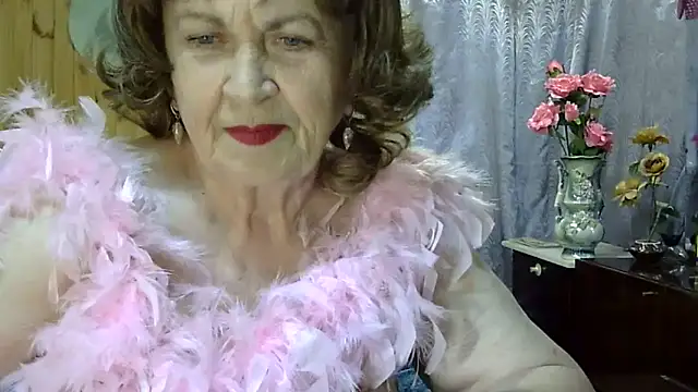 Emma52610 online show from June 11, 2026, 5:55 pm