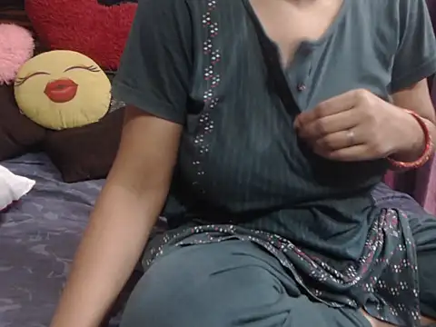 prettyindiandoll online show from May 7, 2026, 3:56 am