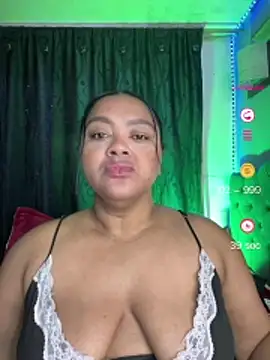 yanza2002 online show from July 7, 2026, 11:09 pm