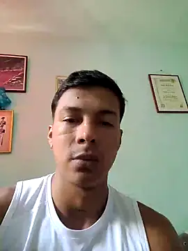 Snapshot of morenito420 chatting on March 31, 2026, 5:02 pm morenito420 online show from March 31, 2026, 5:02 pm