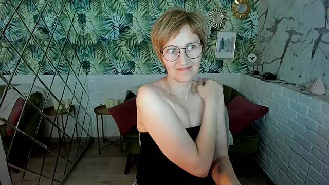 Paris Cherry online show from July 30, 2026, 6:07 pm