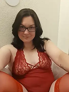 Snapshot of DesreRose chatting on July 2, 2026, 12:43 am DesreRose online show from July 2, 2026, 12:43 am