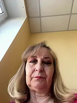 Irina2909xh online show from May 7, 2026, 8:42 am