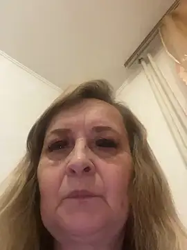 Irina2909xh online show from May 10, 2026, 7:41 pm