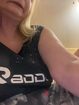Irina2909xh online show from May 25, 2026, 1:00 am