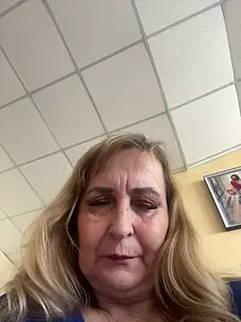 Snapshot of Irina2909@xh chatting on July 16, 2026, 9:37 am Irina2909xh online show from July 16, 2026, 9:37 am