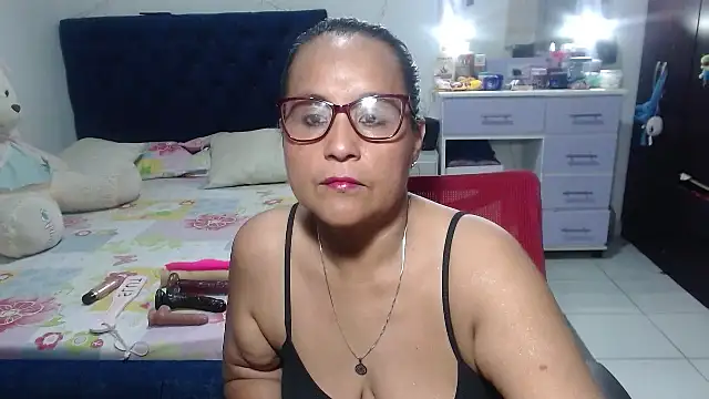 Snapshot of pervert_mommy_ chatting on April 18, 2026, 10:19 am pervert mommy online show from April 18, 2026, 10:19 am