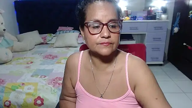 Snapshot of pervert_mommy_ chatting on April 20, 2026, 10:18 am pervert mommy online show from April 20, 2026, 10:18 am