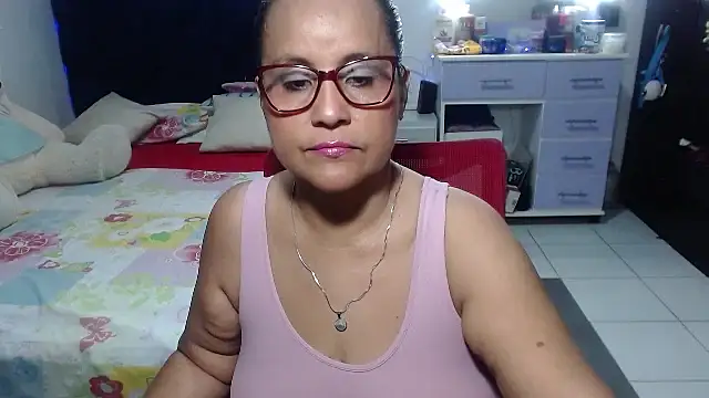 Snapshot of pervert_mommy_ chatting on April 21, 2026, 9:48 am pervert mommy online show from April 21, 2026, 9:48 am