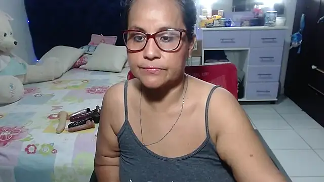 Snapshot of pervert_mommy_ chatting on April 23, 2026, 9:30 am pervert mommy online show from April 23, 2026, 9:30 am