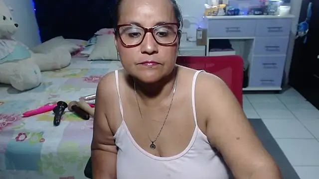 Snapshot of pervert_mommy_ chatting on April 25, 2026, 9:56 am pervert mommy online show from April 25, 2026, 9:56 am