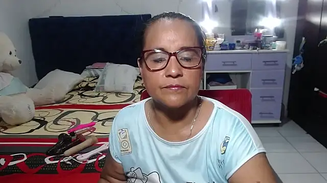 Snapshot of pervert_mommy_ chatting on April 28, 2026, 9:47 am pervert mommy online show from April 28, 2026, 9:47 am