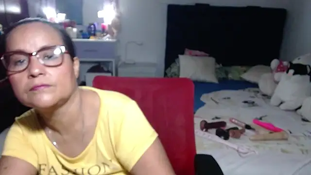 Snapshot of pervert_mommy_ chatting on June 26, 2026, 9:46 am pervert mommy online show from June 26, 2026, 9:46 am