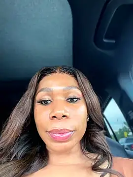 Snapshot of Belle___ chatting on August 5, 2026, 9:50 pm Belle online show from August 5, 2026, 9:50 pm